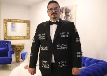 Denizli’de ‘reklam panosu’ gibi damatlık: 20 sponsora yer açtı, masrafları dörtte bir oranında düşürdü!