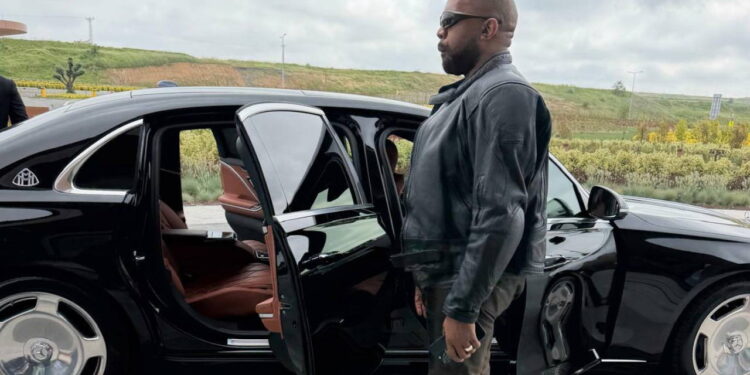 Dünyaca ünlü sanatçı Kanye West, İstanbul’da!