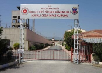 ‘Sayın Öcalan’ gerekçesiyle infazı yakılan tutsak için İHİK’e başvuru