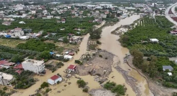 Hatay’da ölü sayısı 4’e çıktı: Afet bölgesi ilan edilsin