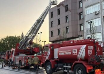 Fatih’te otel yangını: Bir kişi hayatını kaybetti