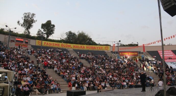 İzmir’de 3 Fidan anma konseri
