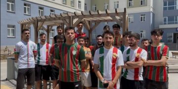 KYK’da ırkçı saldırıya karşı Amedspor formasıyla dayanışma