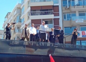 Özel İzmir Mitingi’nde konuştu: Mutlak butlan ve mutlak sultan ittifakına geçit vermeyeceğiz