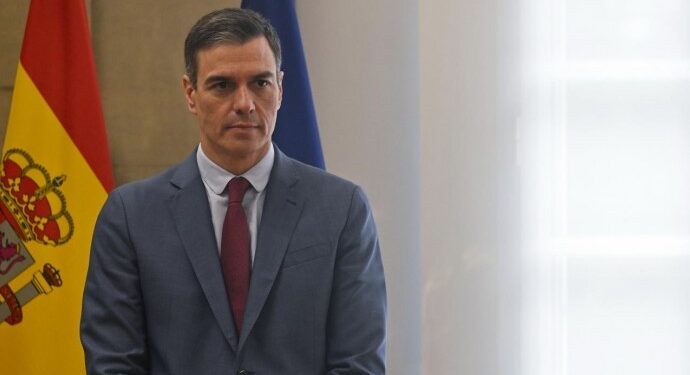 İspanya Başbakanı Pedro Sanchez’i taşıyan uçak Ankara’ya acil iniş yaptı