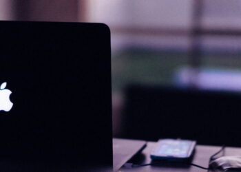 Apple, yılın ikinici çeyreğinde rekor gelir elde etti