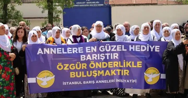 Barış Anneleri’nden cezaevleri önünde çağrı: Umut ilkesi uygulansın
