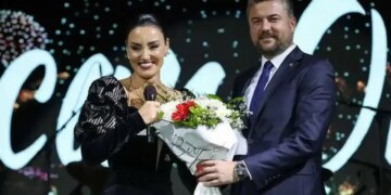 Sanatçı Sevcan Orhan ile Buca Belediye Başkanı Görkem Duman evleniyor