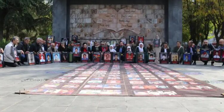 Kayıp yakınlarının eylemi 900’üncü haftada: 17 yıldır aynı şeyi talep ediyoruz