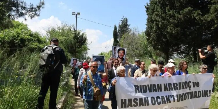 Kayıplar Haftası: Rıdvan Karakoç ve Hasan Ocak mezarları başında anıldı
