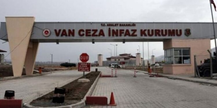 Cezaevindeki tüberküloz hastaları tedaviye erişemiyor; diğer tutsaklara da bulaşıyor