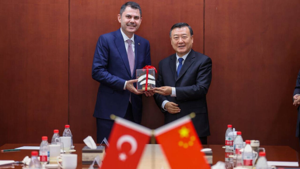 Bakan Kurum, Çin'in Konut ve Kentsel-Kırsal Kalkınma Bakanı İle Bir Araya Geldi