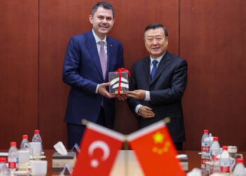 Bakan Kurum, Çin'in Konut ve Kentsel-Kırsal Kalkınma Bakanı İle Bir Araya Geldi