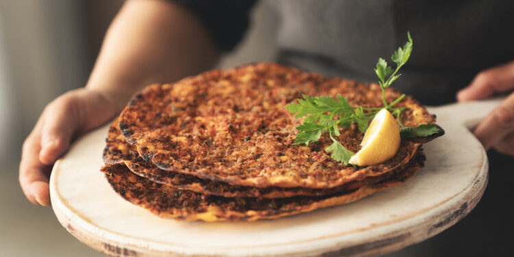 Bakanlık Acımadı: Fethiye'de Bir Lahmacunu 1450 TL'ye Satan Restorana Ceza