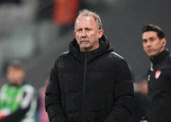 Beşiktaş'ta Sergen Yalçın ile Yollar Ayrıldı