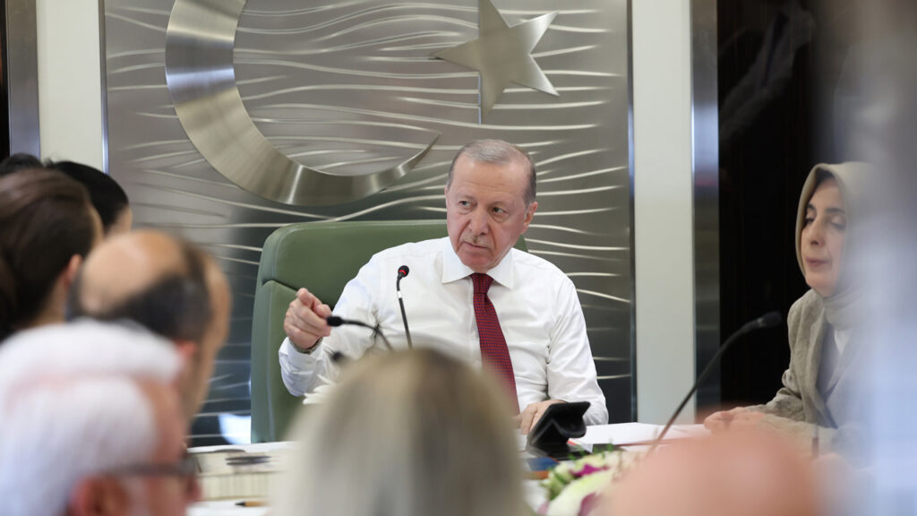 Cumhurbaşkanı Erdoğan'dan Kazakistan Dönüşü Tarihi Yol Haritası: Hürmüz, Sosyal Medya, 'Terörsüz Türkiye' ve CHP Kaosu Hakkında Çok Sert Açıklamalar