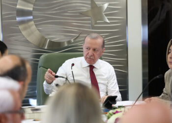 Cumhurbaşkanı Erdoğan'dan Kazakistan Dönüşü Tarihi Yol Haritası: Hürmüz, Sosyal Medya, 'Terörsüz Türkiye' ve CHP Kaosu Hakkında Çok Sert Açıklamalar