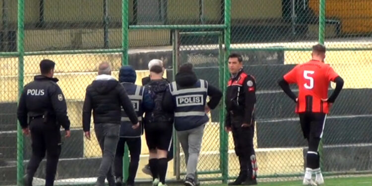 Edirne'de Futbol Sahası Karıştı: Hakemi Yumruklayan Futbolcu Gözaltına Alındı