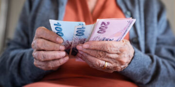 Emekli ve Memur Maaşlarında Zam Oranı Belli Oldu