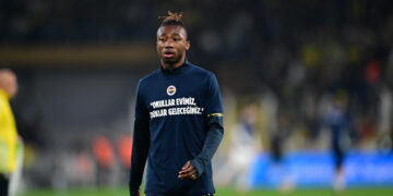 Fenerbahçe'de Nene Şoku: Ameliyat Olmak Zorunda Kalabilir