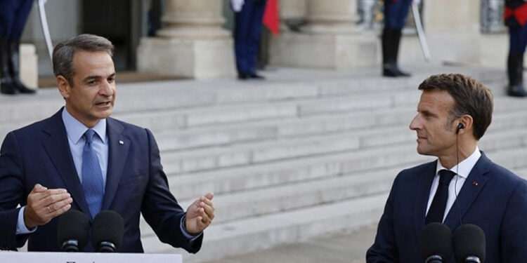 Fransa Geri Adım Attı: 'Macron’un Sözleri Türkiye’yi Hedef Almadı'