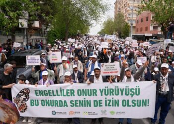 Amed’de Engelliler Onur Yürüyüşü