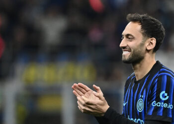 Hakan Çalhanoğlu'lu Inter Şampiyon