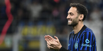 Hakan Çalhanoğlu'lu Inter Şampiyon