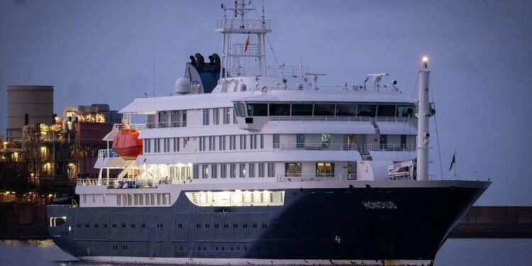 Hantavirüslü Gemide Tahliyeler Başladı: 3 Türk Vatandaşı Türkiye'ye Getirilecek