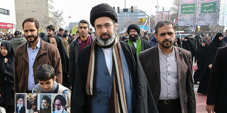İran Dinli Lideri Hamaney'den Orduya Yeni Talimatlar