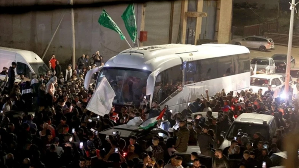 İsrail, Alıkoyduğu 5 Gazzeliyi Serbest Bıraktı
