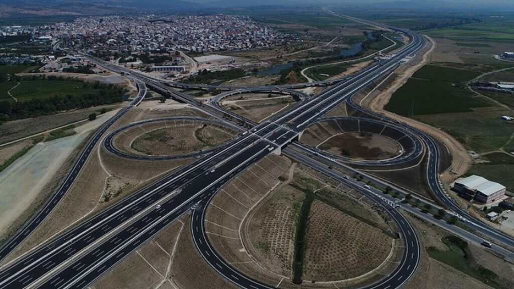 İzmir Çevre Yolu Ücretli mi Oluyor? Milyonlarca Sürücüyü İlgilendiren Açıklama Geldi