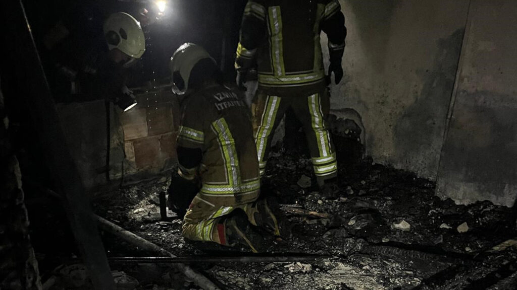 İzmir'de Yangın Faciası: 1,5 Yaşındaki Bebek Öldü, Anne Gözaltında