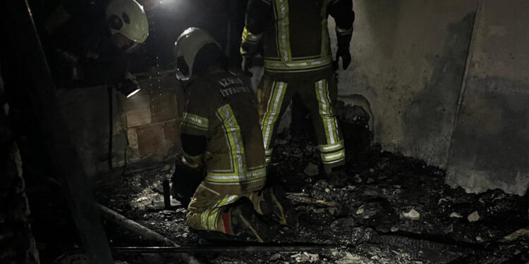 İzmir'de Yangın Faciası: 1,5 Yaşındaki Bebek Öldü, Anne Gözaltında
