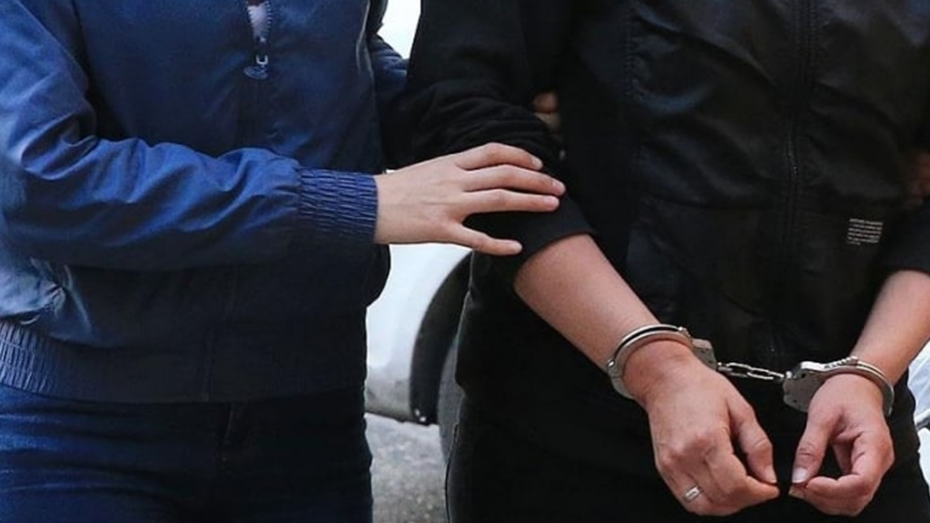 İzmir'deki Çocuk İstismarı Soruşturmasında 'Anne' Tutuklandı