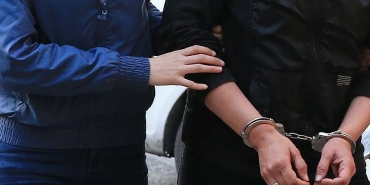 İzmir'deki Çocuk İstismarı Soruşturmasında 'Anne' Tutuklandı
