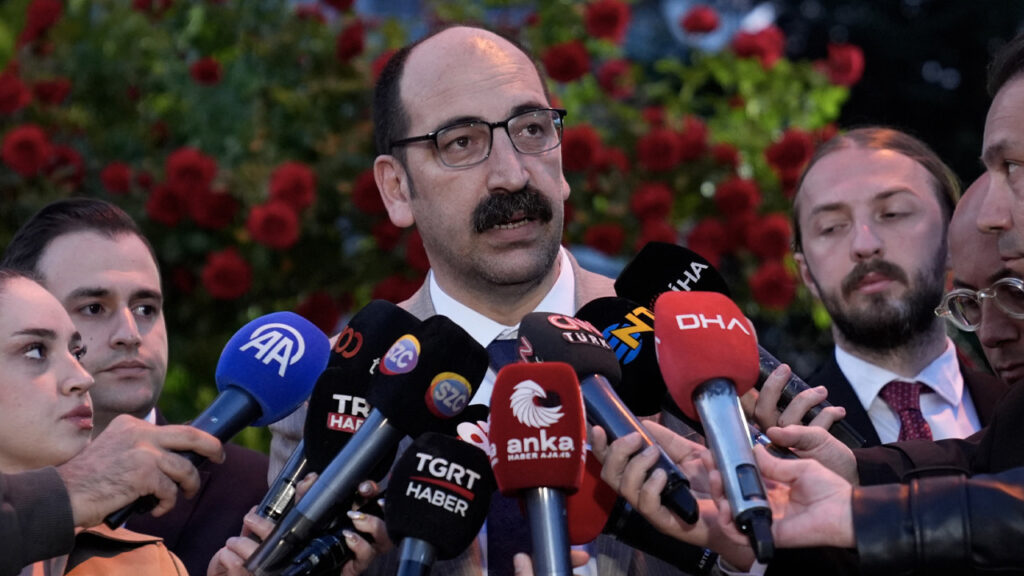 Kemal Kılıçdaroğlu İl ve İlçe Örgütlerini Görevden mi Aldı? Resmi Açıklama Geldi