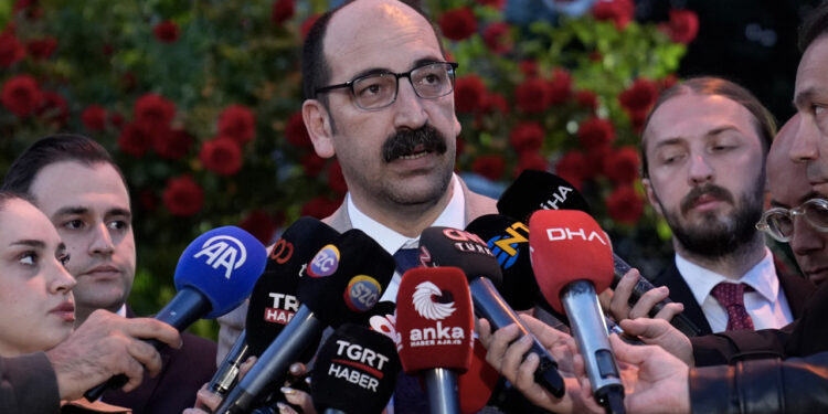 Kemal Kılıçdaroğlu İl ve İlçe Örgütlerini Görevden mi Aldı? Resmi Açıklama Geldi