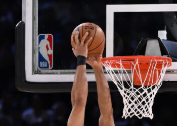 Knicks 27 Yıllık Hasrete Son Verip NBA Finaline Uçtu