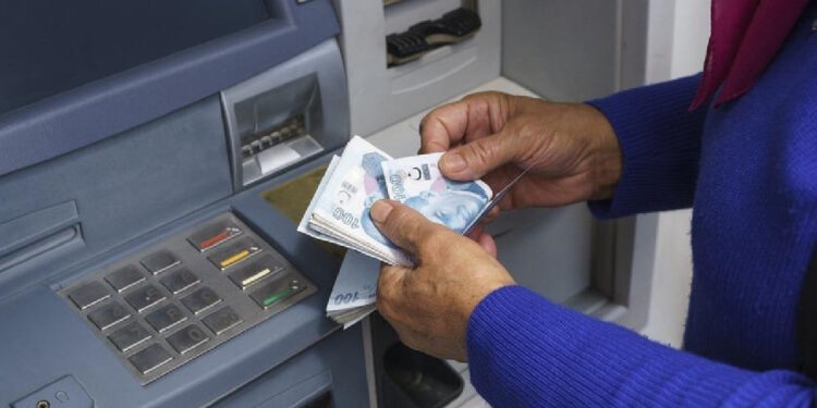 Mayıs Ayı Yaşlı ve Engelli Aylıkları Hesaplara Yatırılmaya Başlandı