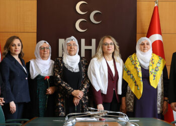 Meclis’te Tarihi Temas: Barış Anneleri'nden MHP Grubuna Ziyaret