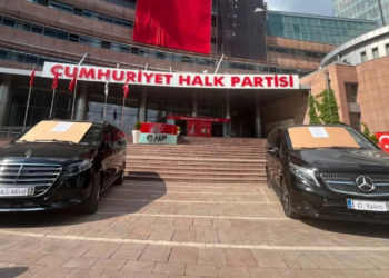 Özgür Özel Cephesinden 'Satılık Haram Araç' Yanıtı: 'Kılıçdaroğlu 1,5 Sene Kullandı'