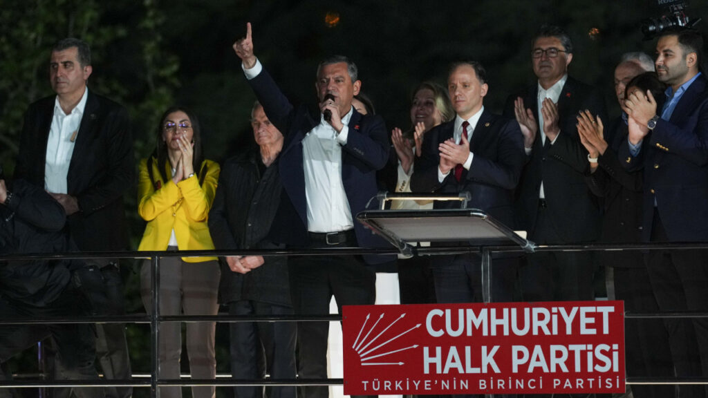 Özgür Özel'den Üst Üste Çağrılar! Vekiller ve PM ile Görüşecek