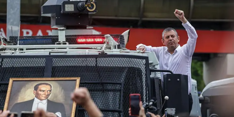 Özgür Özel'in Mitingi İçin İptal Başvurusu Mu Yapıldı? CHP’den Açıklama Geldi