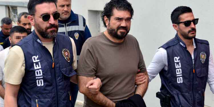 Rasim Ozan Kütahyalı'nın Tutuklandığı Dev Operasyonun Perde Arkası: Şifreli Telefondaki Gizli Klasör Açıldı, Halil Falyalı Bağlantısı Ortaya Çıktı