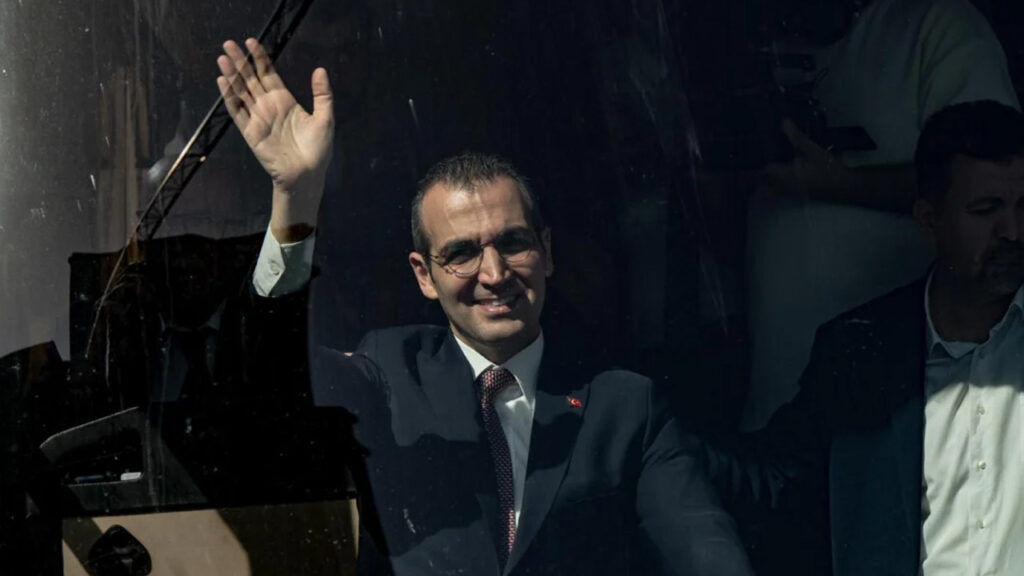Resul Emrah Şahan CHP'deki Polis Müdahalesini Cezaevinden Yazdı: 'Kendi 28 Şubat'ımızı Yaşıyoruz'