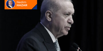 Rozet ile kelepçe arasında!
