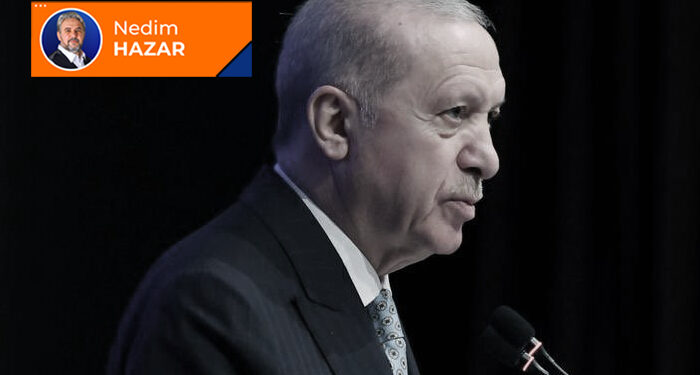 Rozet ile kelepçe arasında!