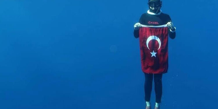 Sivas’ta Başlayan Hayal Finlandiya’da Gerçek Oldu: 'Buzlar Kraliçesi'nden Dünya Rekoru!