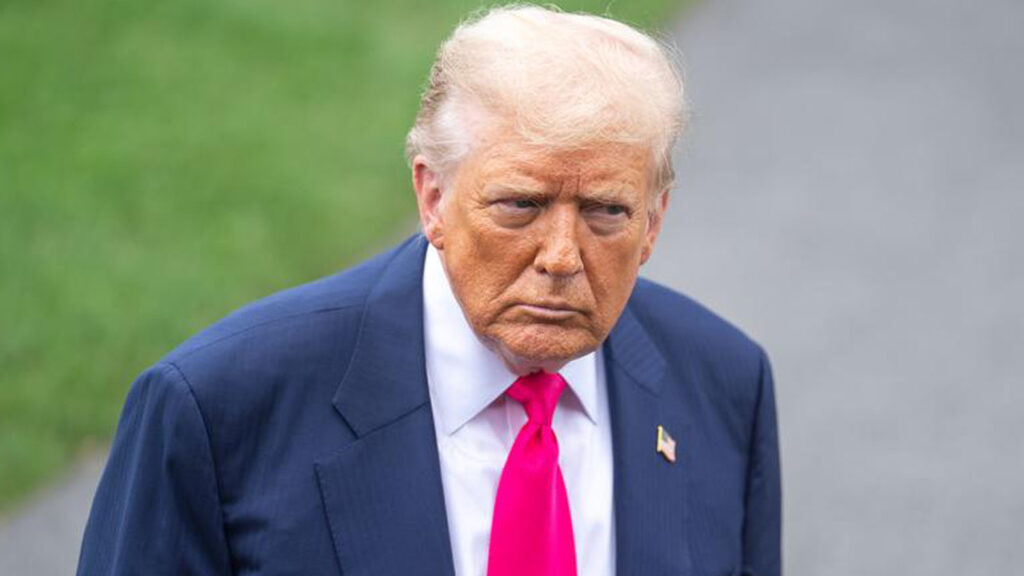 Trump’tan Hürmüz Boğazı’nda İran’a Abluka Resti: 'Bizden İzinsiz Kuş Uçamaz'